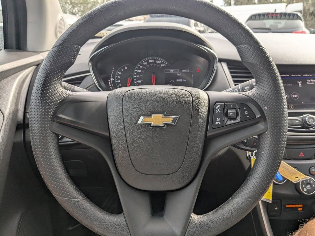 Used 2020 Chevrolet Trax LS image 25