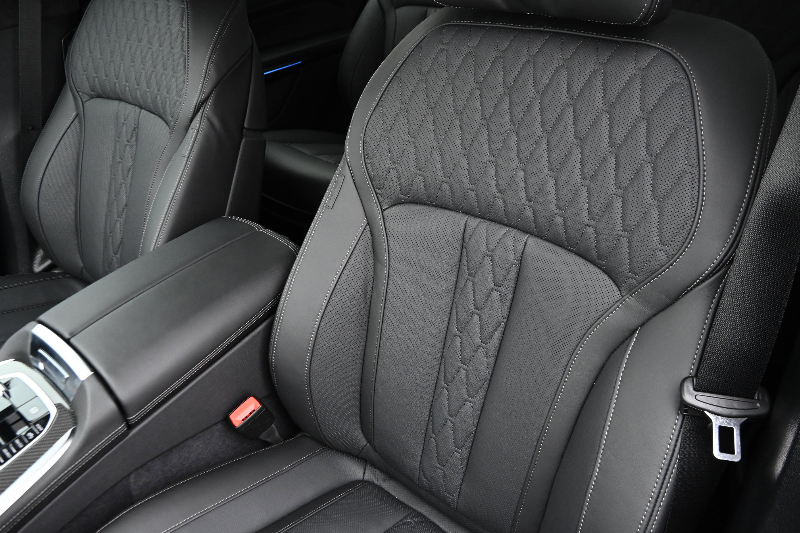 New 2026 BMW X7 M60i image 10