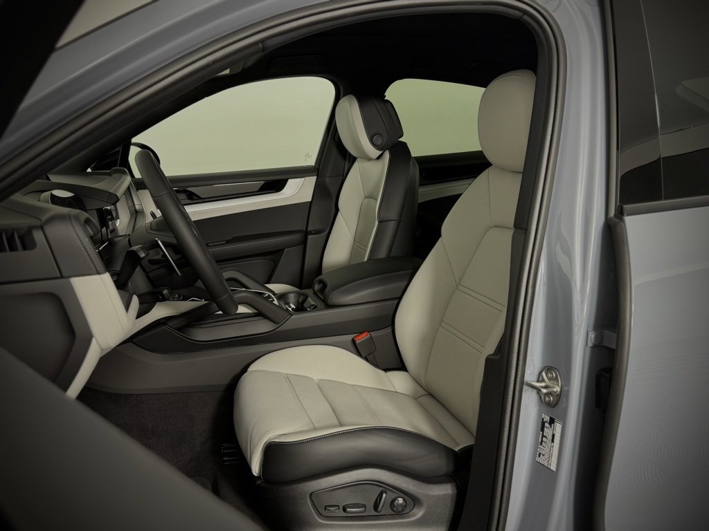 New 2026 Porsche Cayenne Coupe image 5