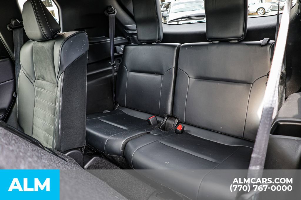 Used 2025 Mitsubishi Outlander SE image 22