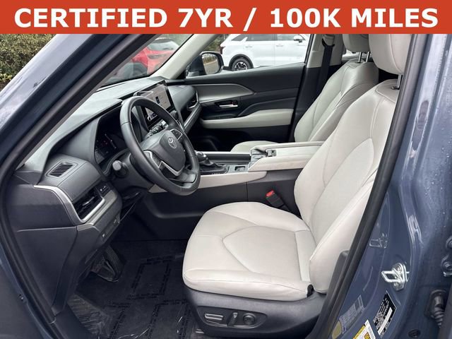 Used 2025 Toyota Grand Highlander XLE image 14