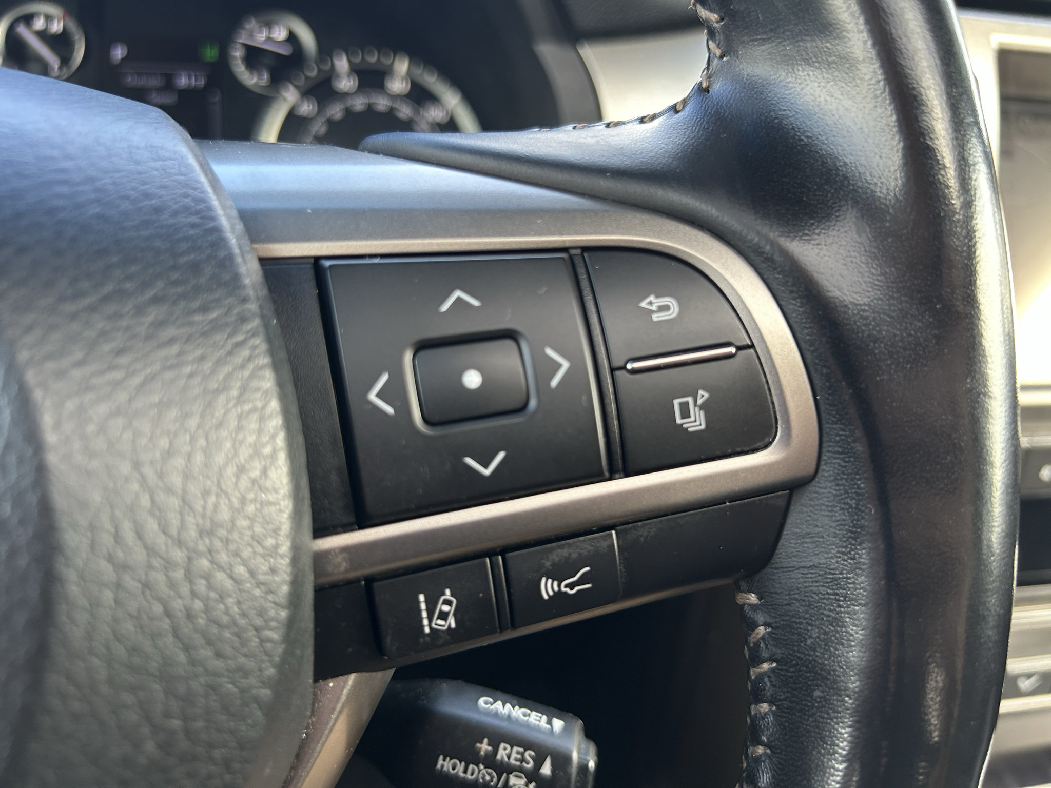 Used 2020 Lexus GX 460 Premium w/ Premium Package AWD/4WD image 18