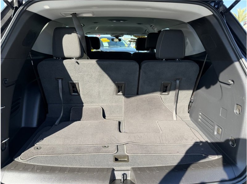 Used 2020 Chevrolet Traverse LS image 25