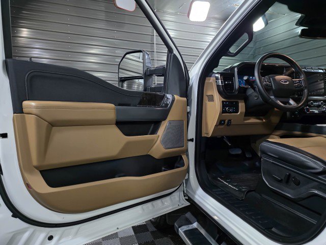 Used 2024 Ford F350 Lariat w/ Chrome Package image 34