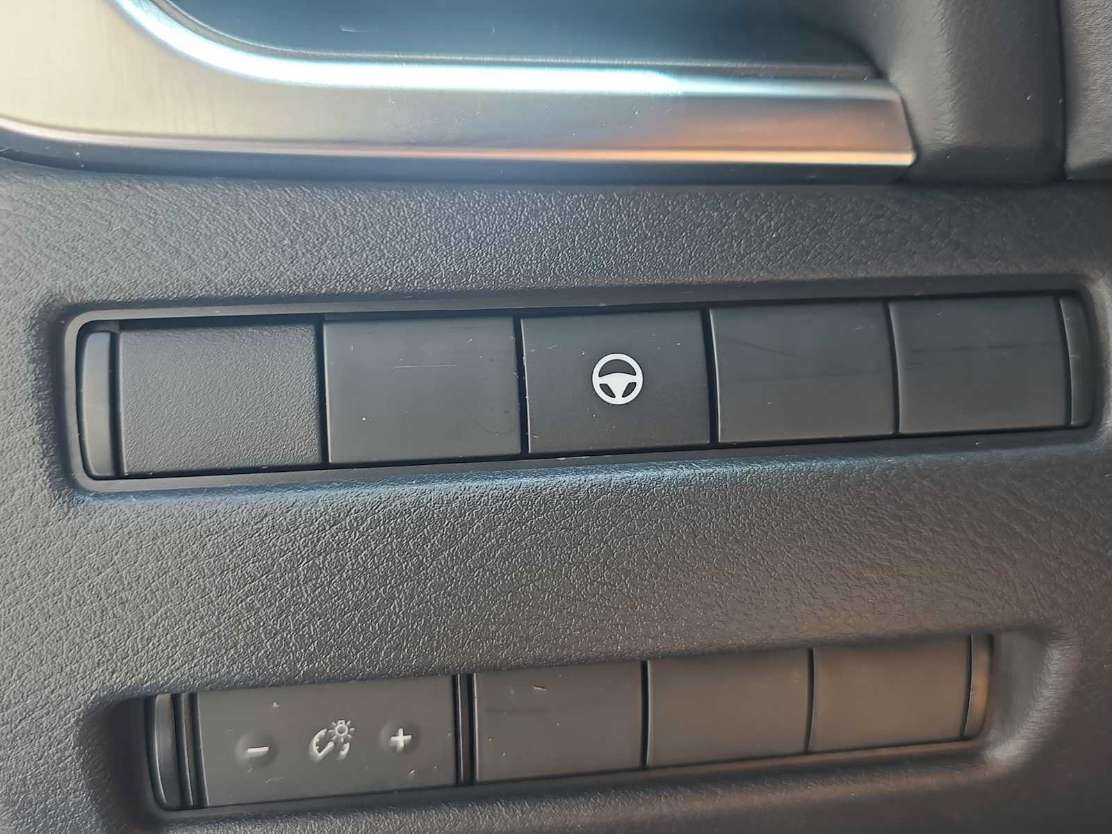 Used 2021 Nissan Rogue SV FWD image 23