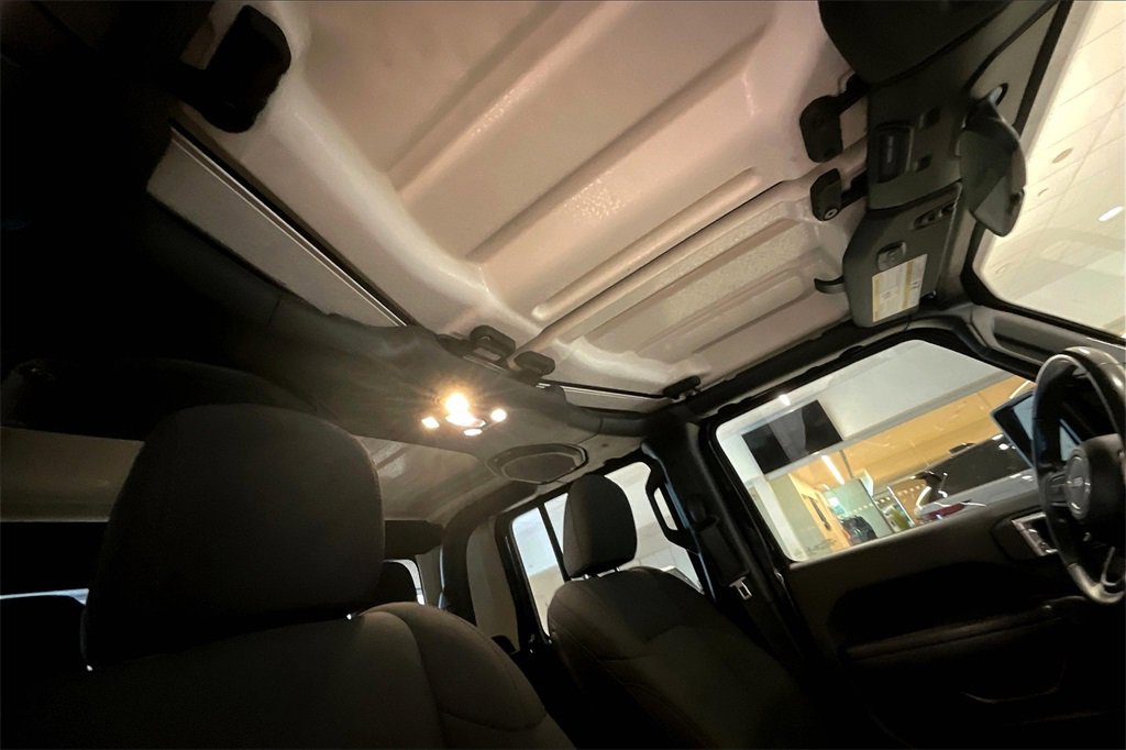 Used 2022 Jeep Gladiator Willys image 23