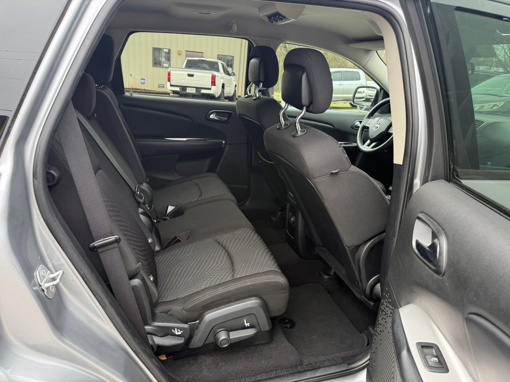 Used 2016 Dodge Journey SXT w/ Comfort/Convenience Group FWD image 15