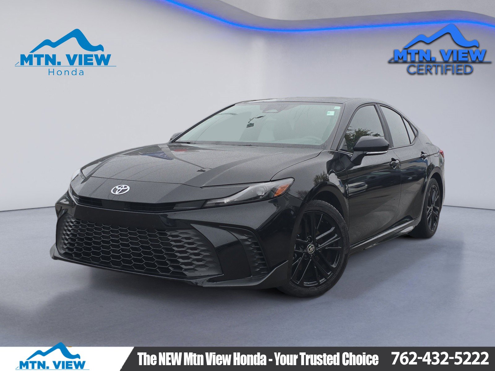 Used 2025 Toyota Camry SE