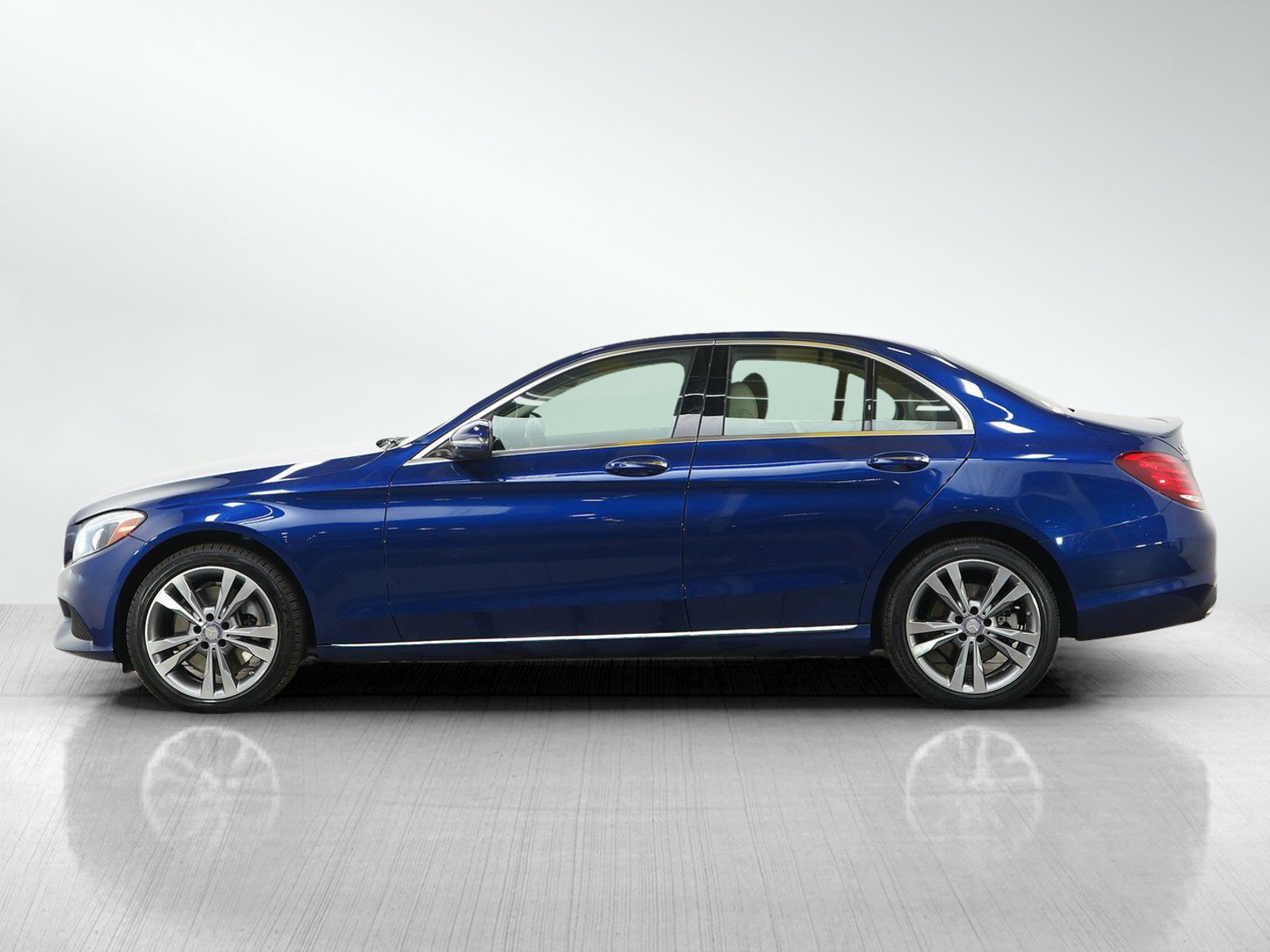 Used 2017 Mercedes-Benz C 300 4MATIC Sedan image 2