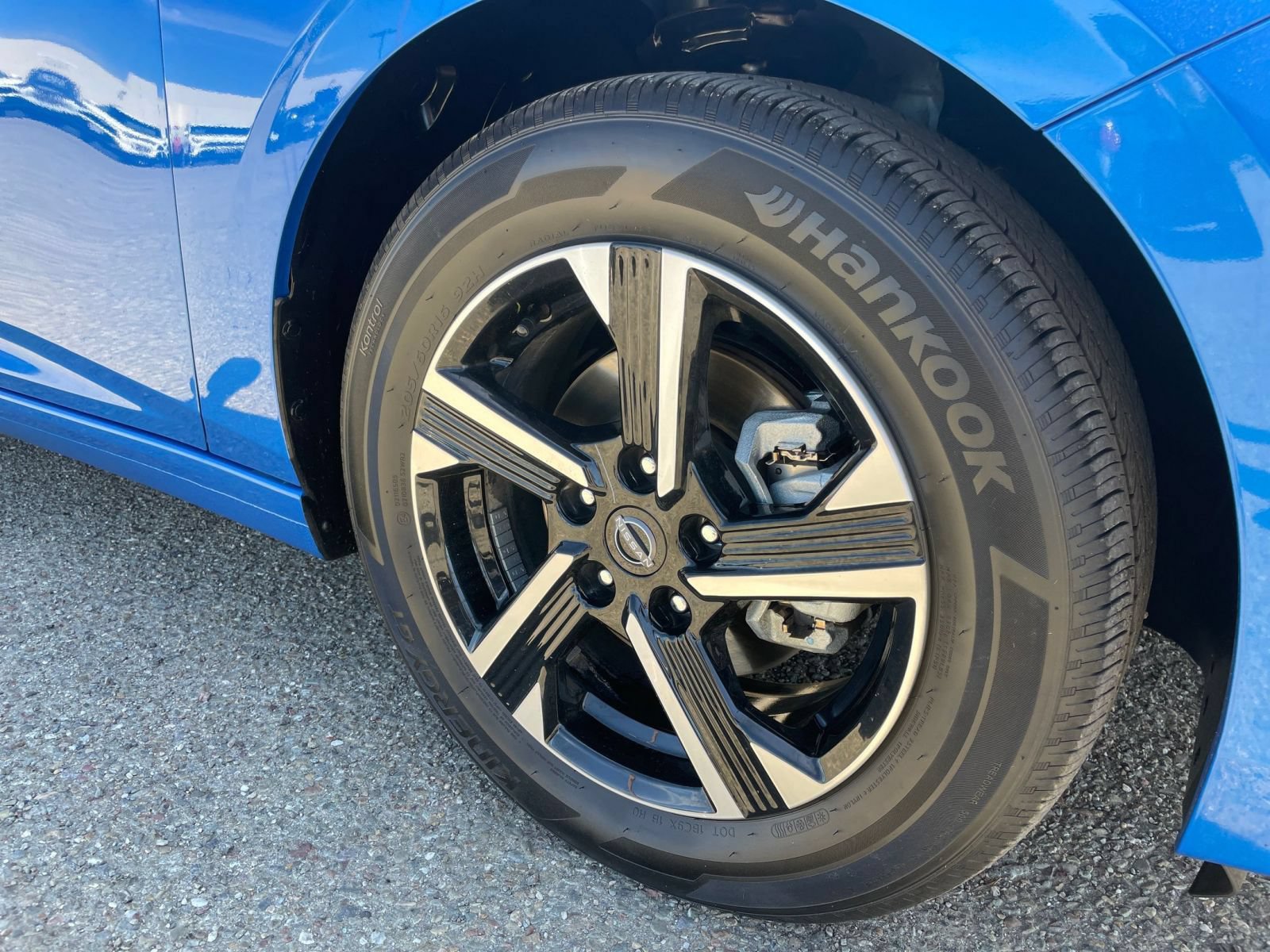 Used 2025 Nissan Sentra SV FWD image 30