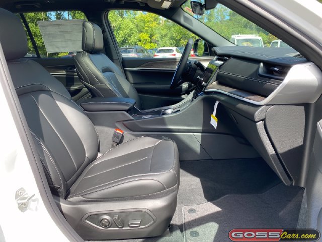 New 2026 Jeep Grand Cherokee Limited w/ Limited Altitude Package AWD/4WD image 6