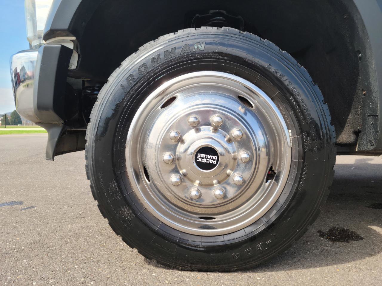 Used 2008 Ford F550 4x4 Regular Cab Super Duty image 13