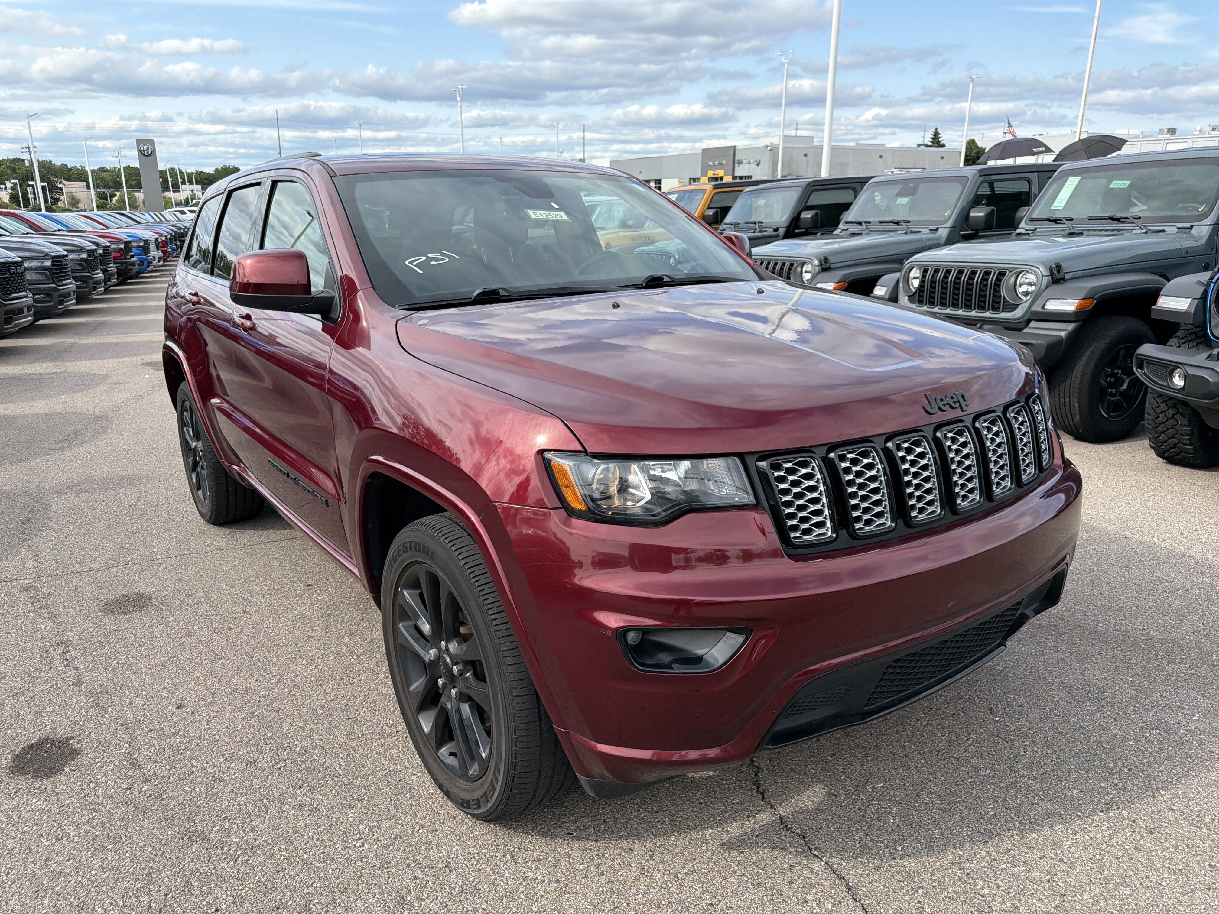 Certified 2020 Jeep Grand Cherokee Altitude AWD/4WD image 11