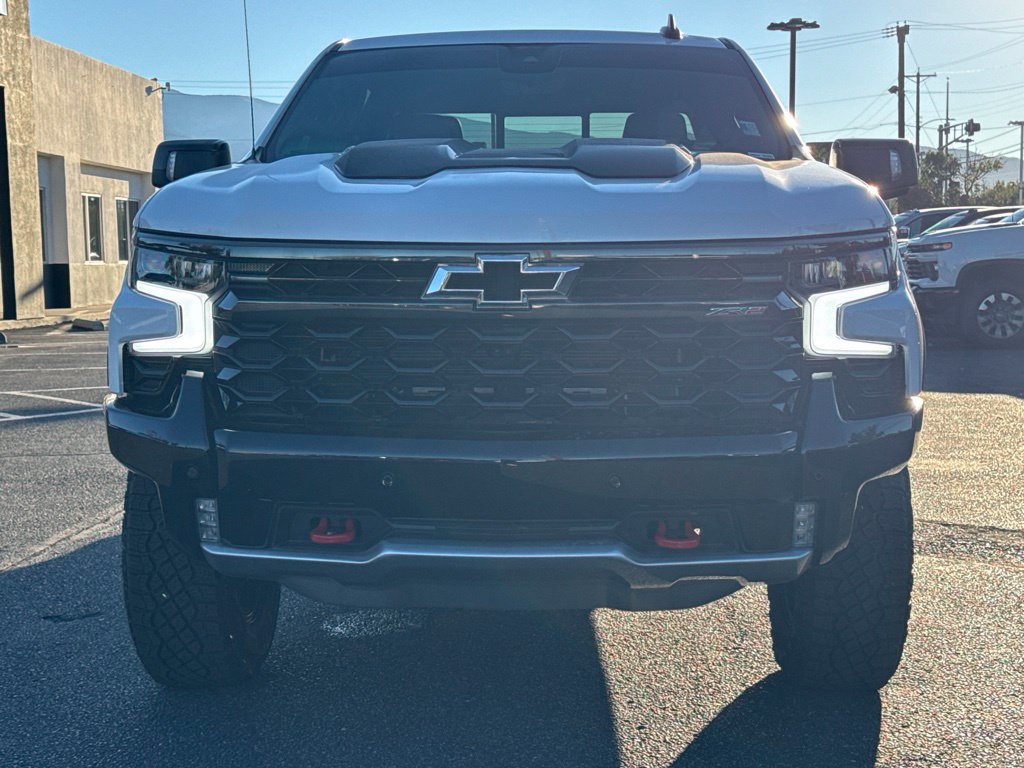 Used 2025 Chevrolet Silverado 1500 ZR2 w/ Technology Package AWD/4WD image 3