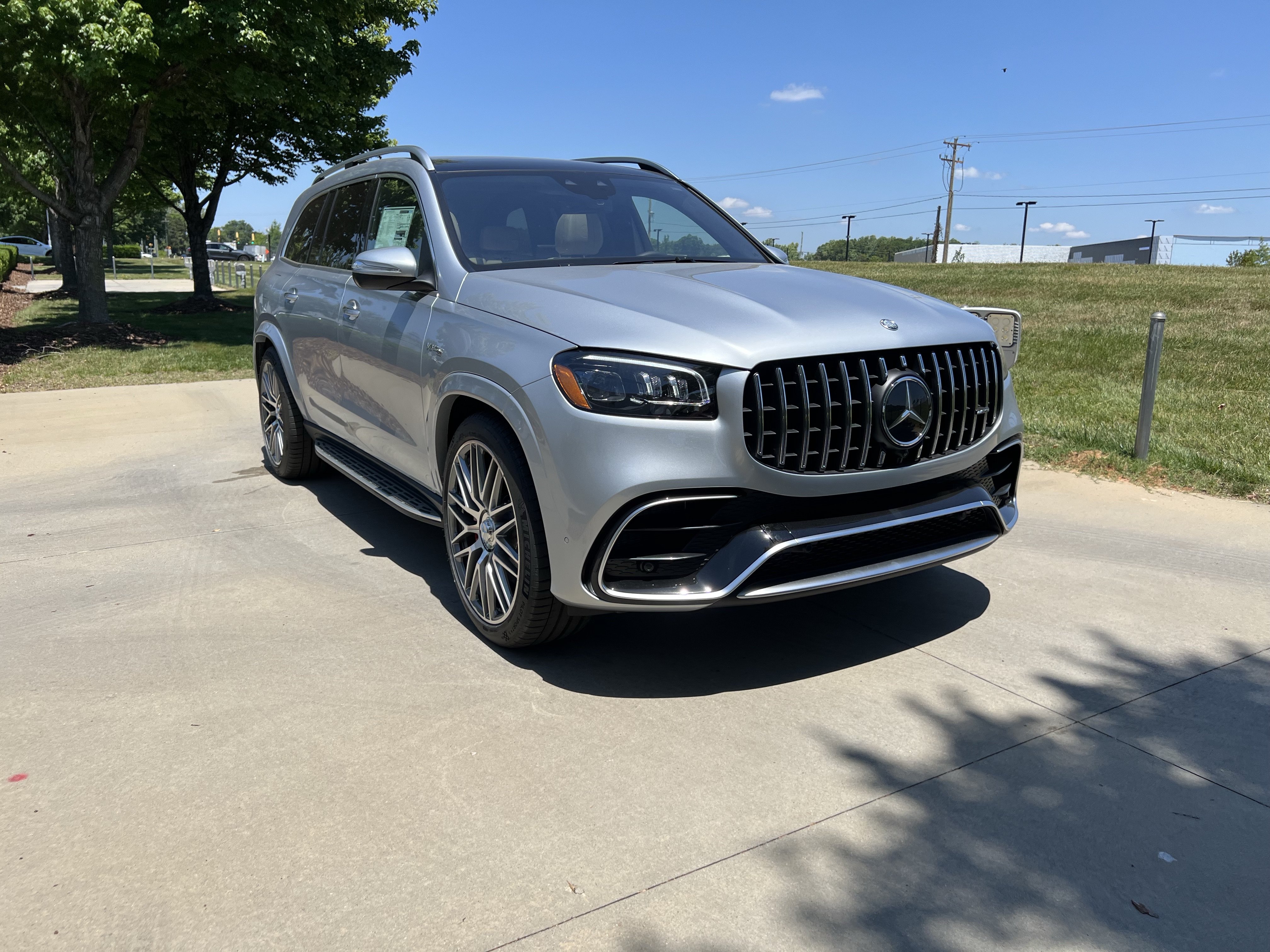 New 2026 Mercedes-Benz GLS 63 AMG 4MATIC video 2