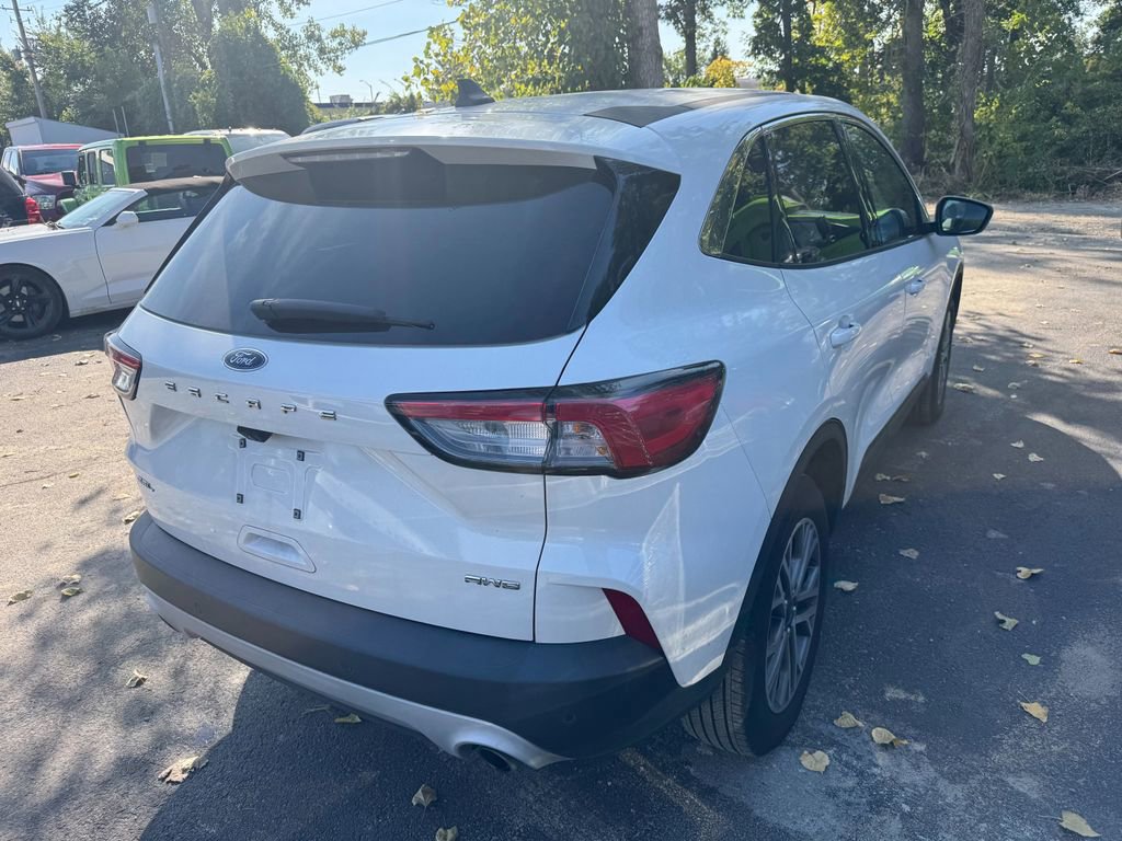 Used 2022 Ford Escape SEL image 3
