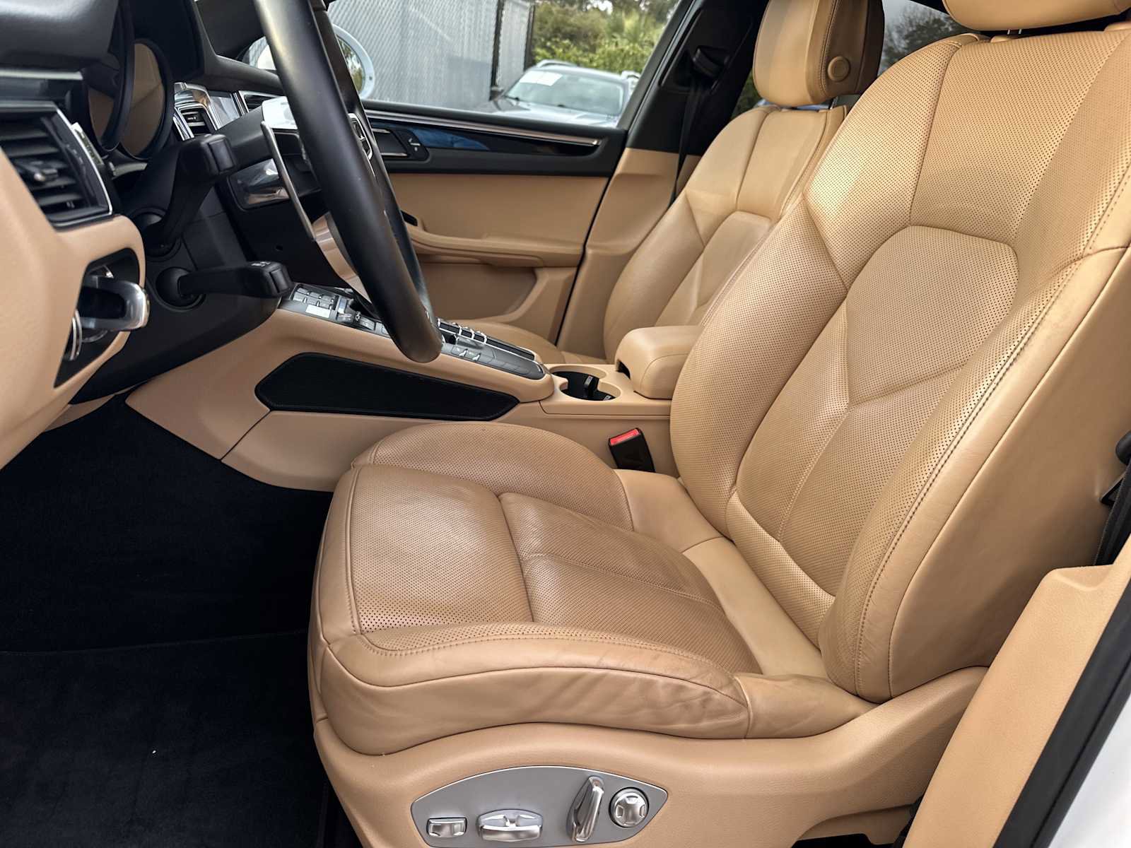 Used 2018 Porsche Macan S image 8