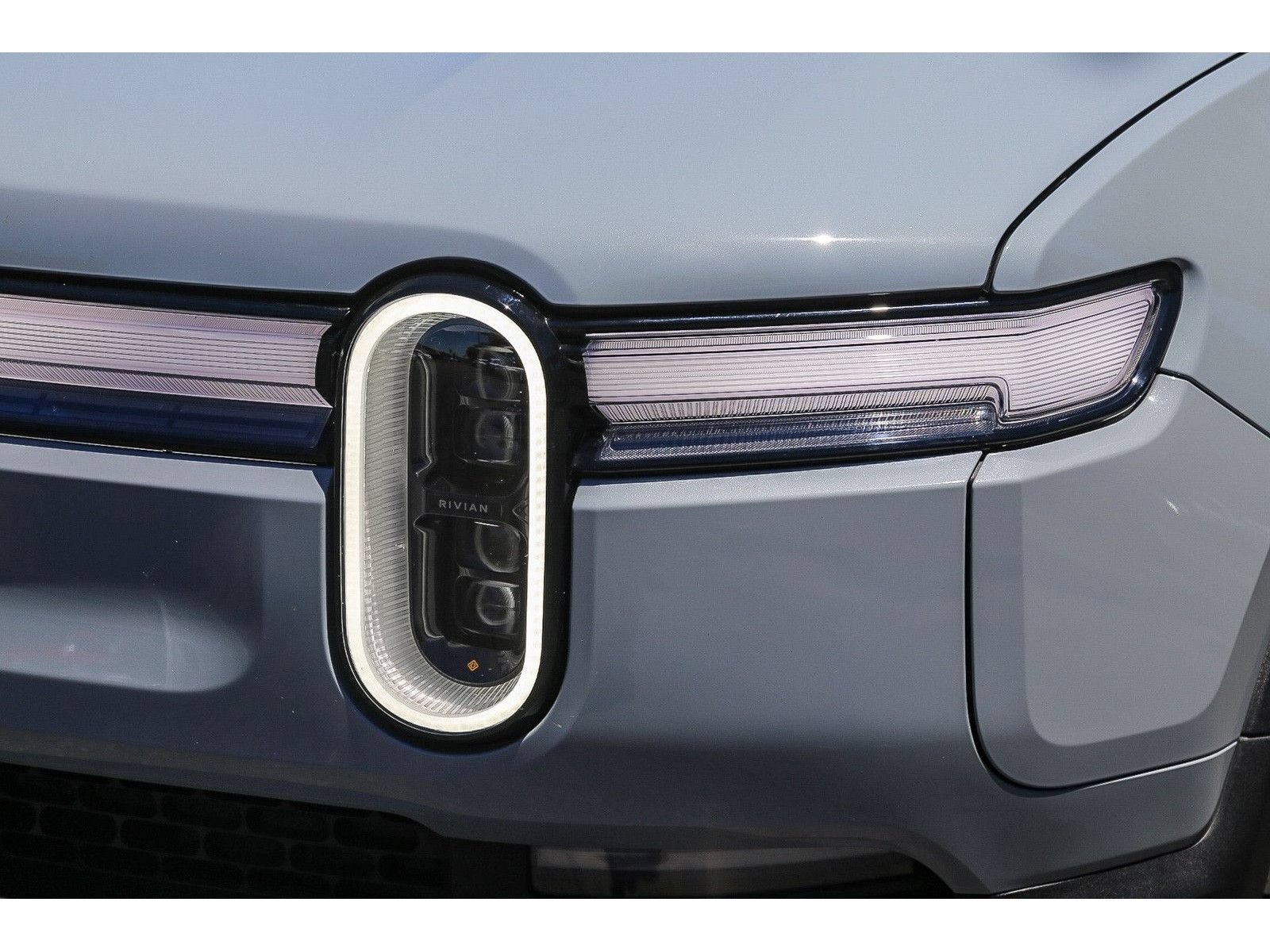 Used 2025 Rivian R1S Adventure AWD/4WD image 7