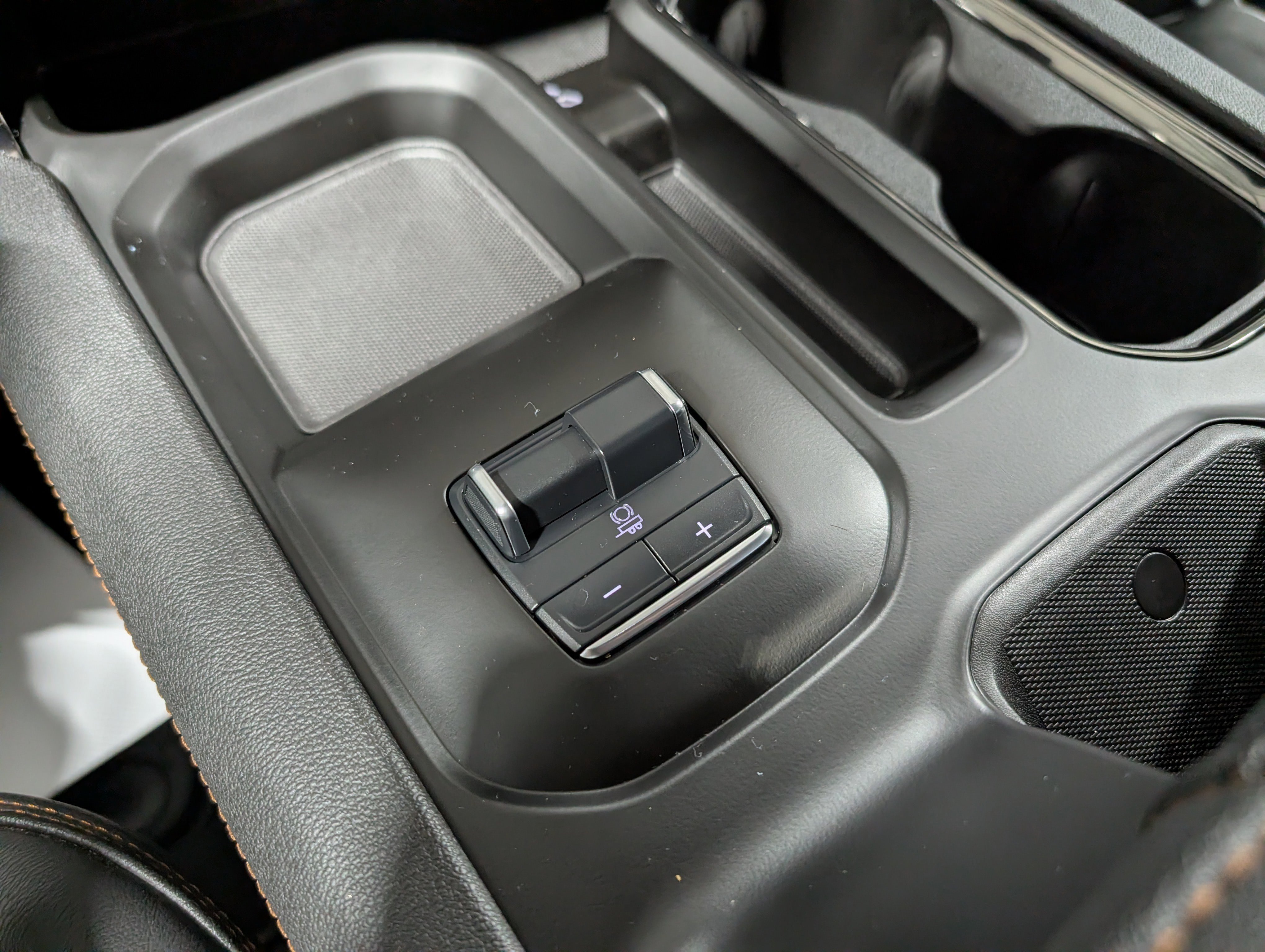 Used 2025 GMC Sierra 2500 AT4 w/ AT4 Premium Plus Package image 28