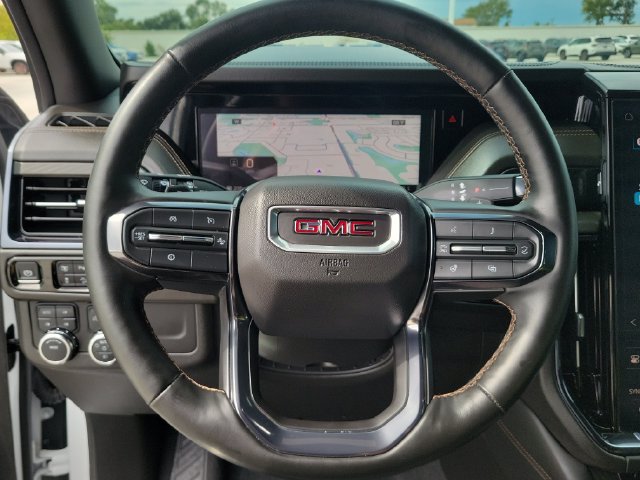 Used 2025 GMC Yukon AT4 w/ AT4 Premium Package AWD/4WD image 23