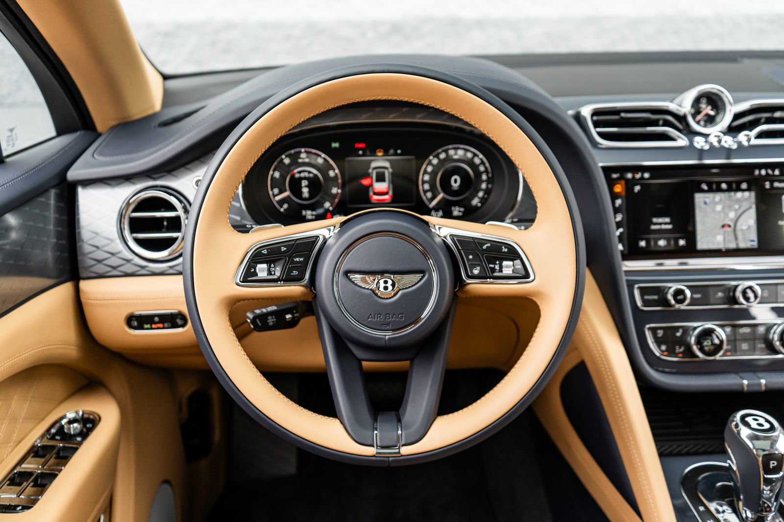 Used 2025 Bentley Bentayga image 27