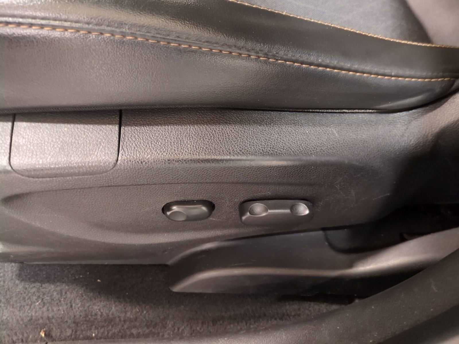 Used 2019 Chevrolet Trax LT w/ LT Convenience Package image 17