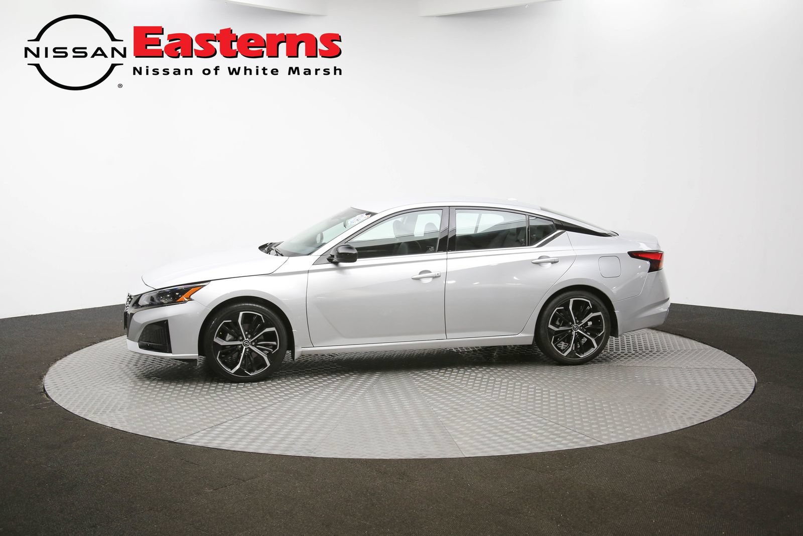 Used 2023 Nissan Altima 2.5 SR FWD image 54