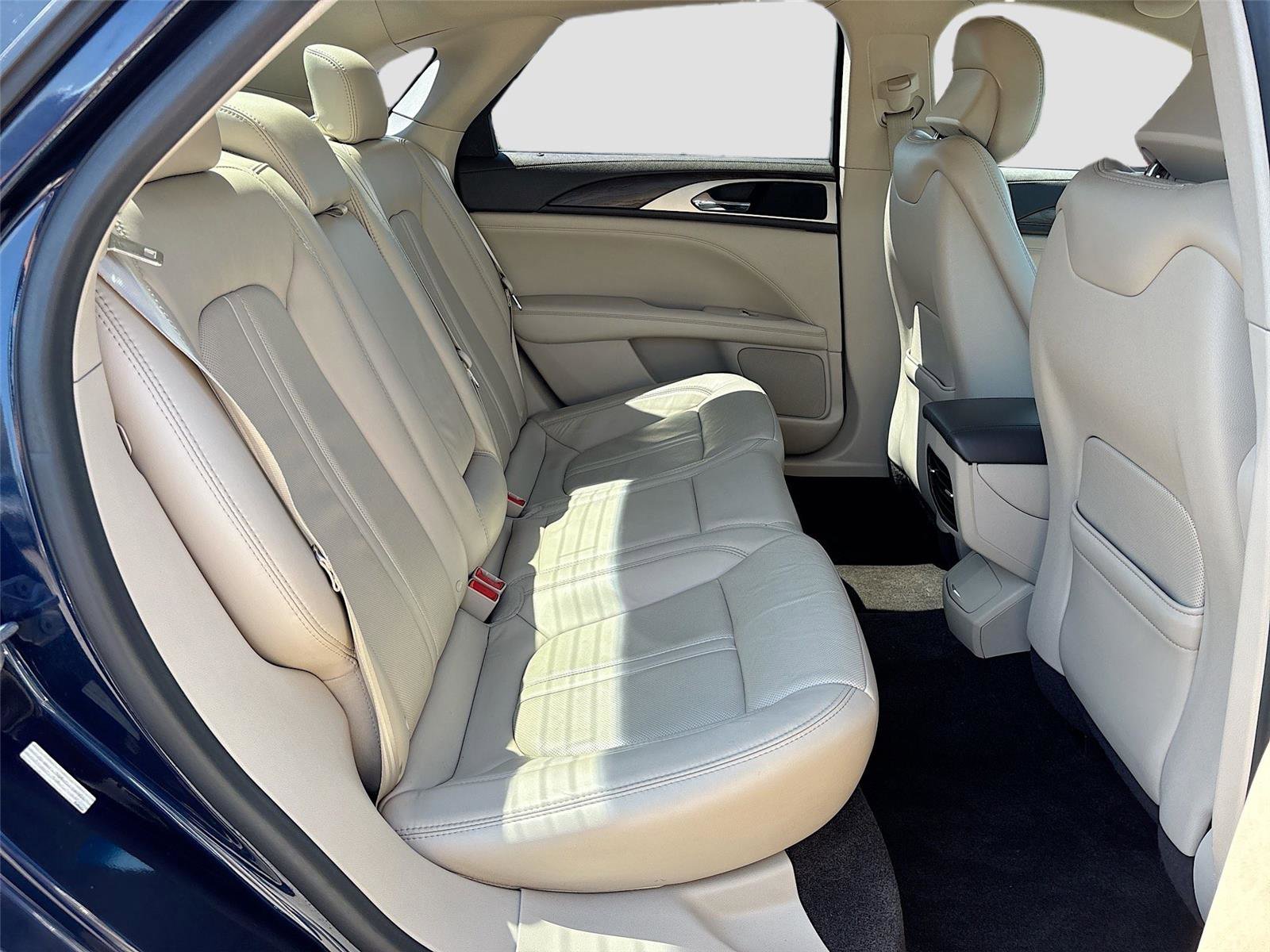 Used 2017 Lincoln MKZ Reserve image 27