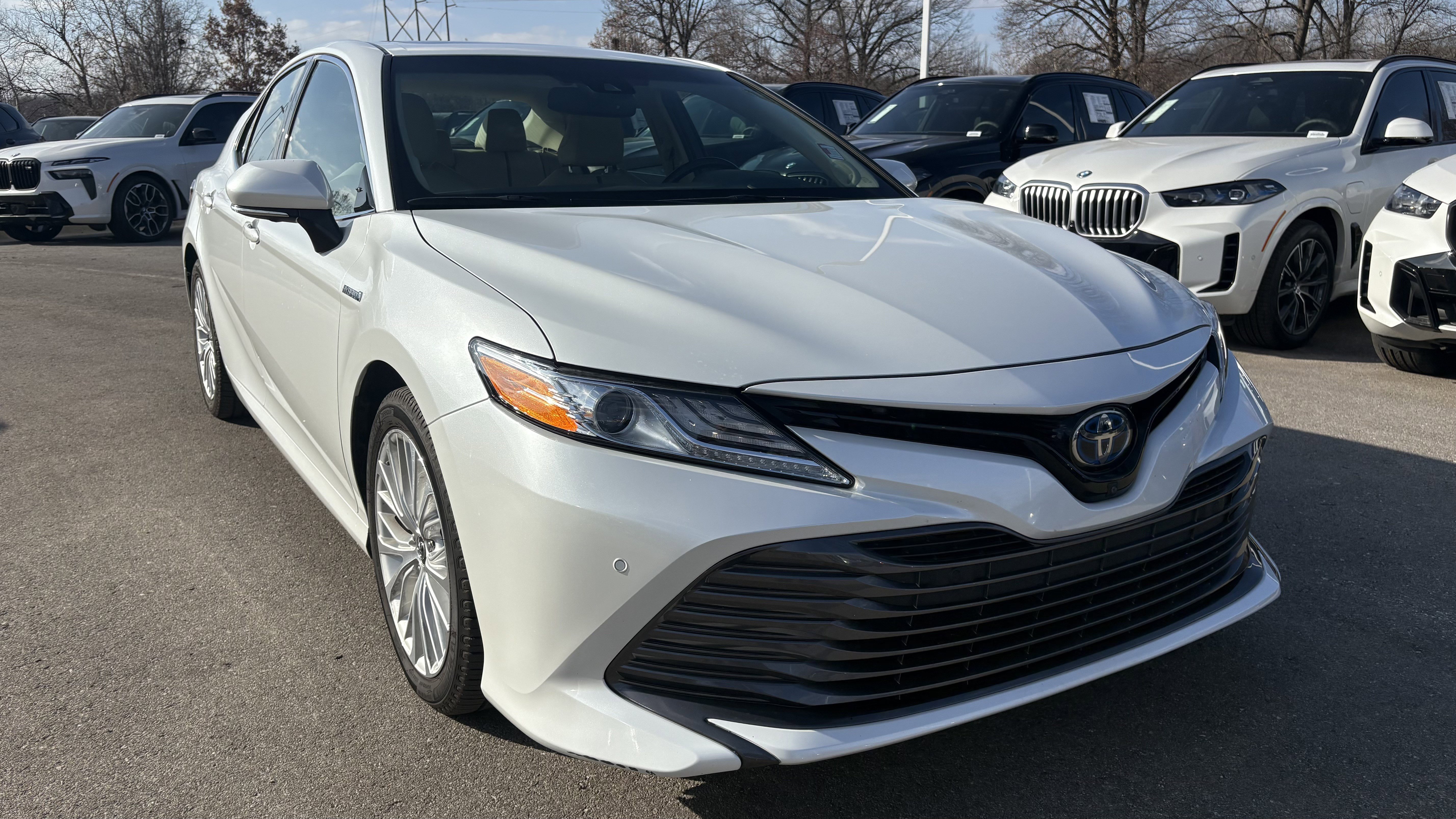 Used 2018 Toyota Camry XLE image 2