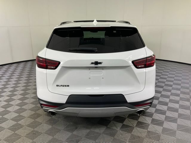 Used 2024 Chevrolet Blazer LT FWD image 5