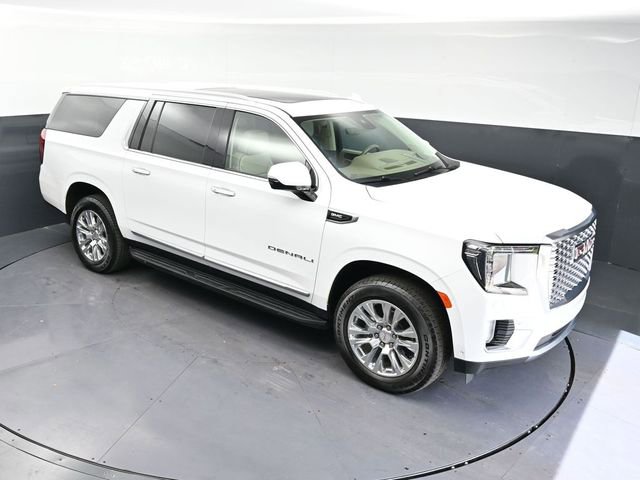 Used 2024 GMC Yukon XL Denali w/ Advanced Technology Package AWD/4WD image 25