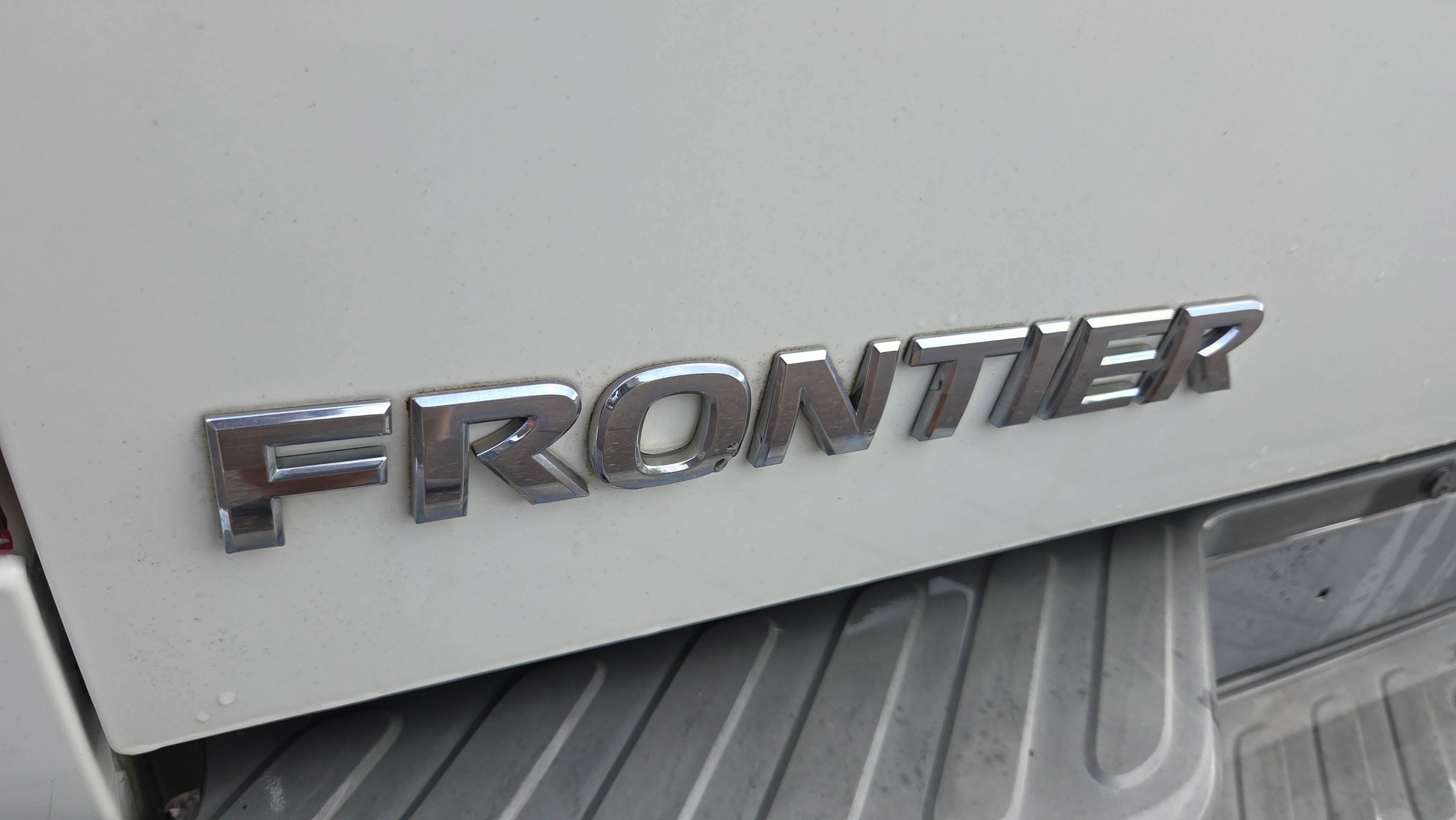 Used 2017 Nissan Frontier SV RWD image 16