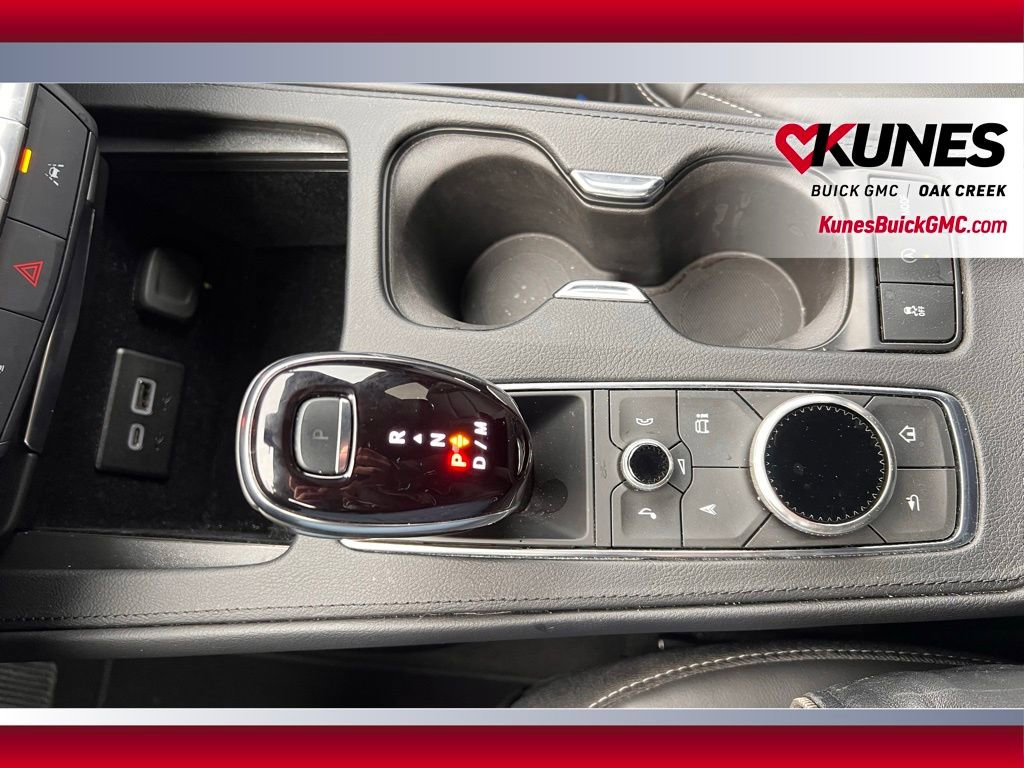 Used 2025 Cadillac XT4 Premium Luxury image 25