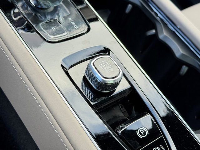 New 2026 Volvo XC90 B6 Plus w/ Protection Package Premier image 25