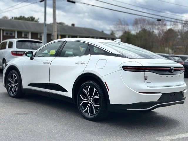 Used 2023 Toyota Crown XLE image 3