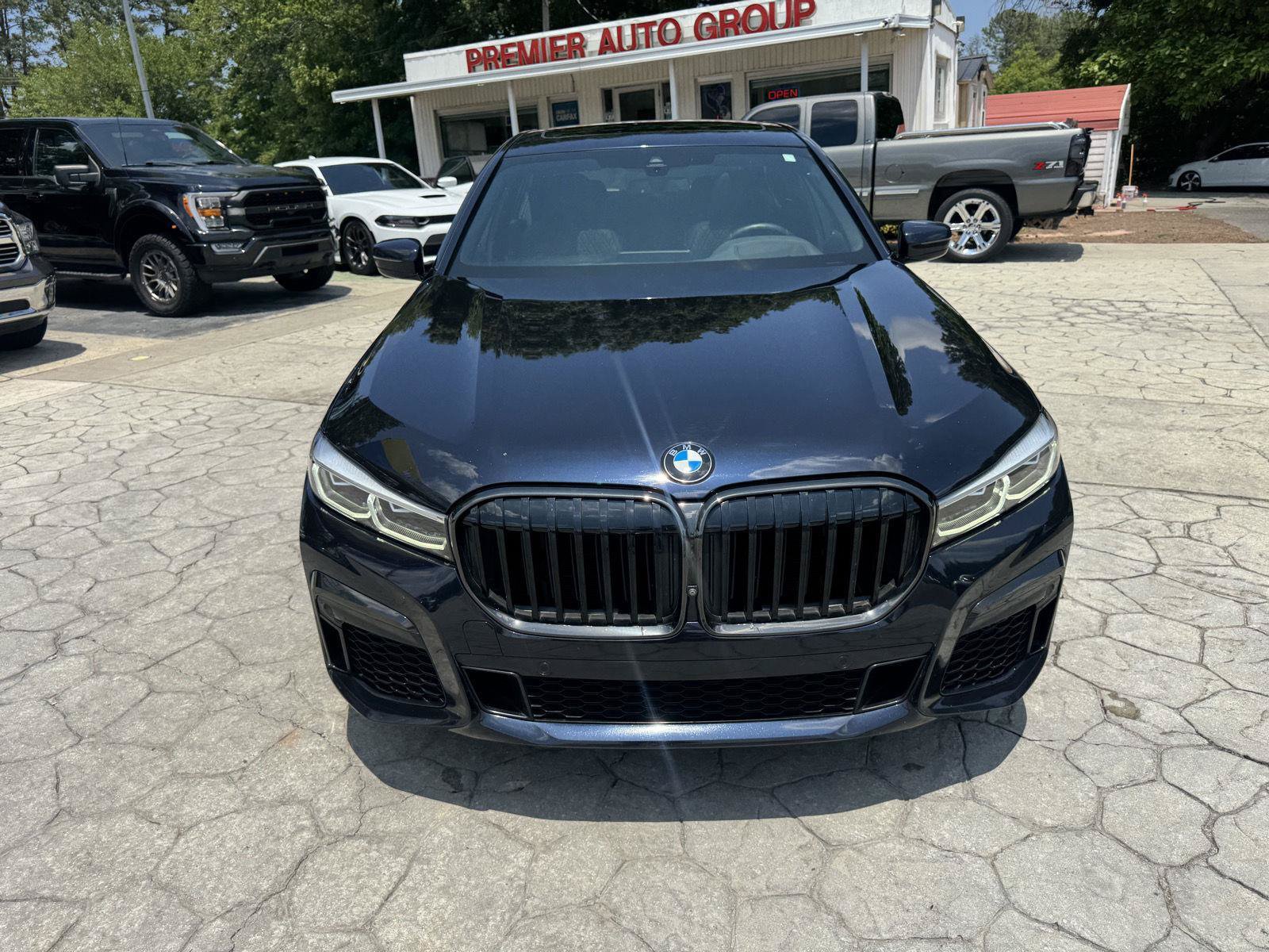 Used 2022 BMW 740i w/ M Sport Package RWD image 20