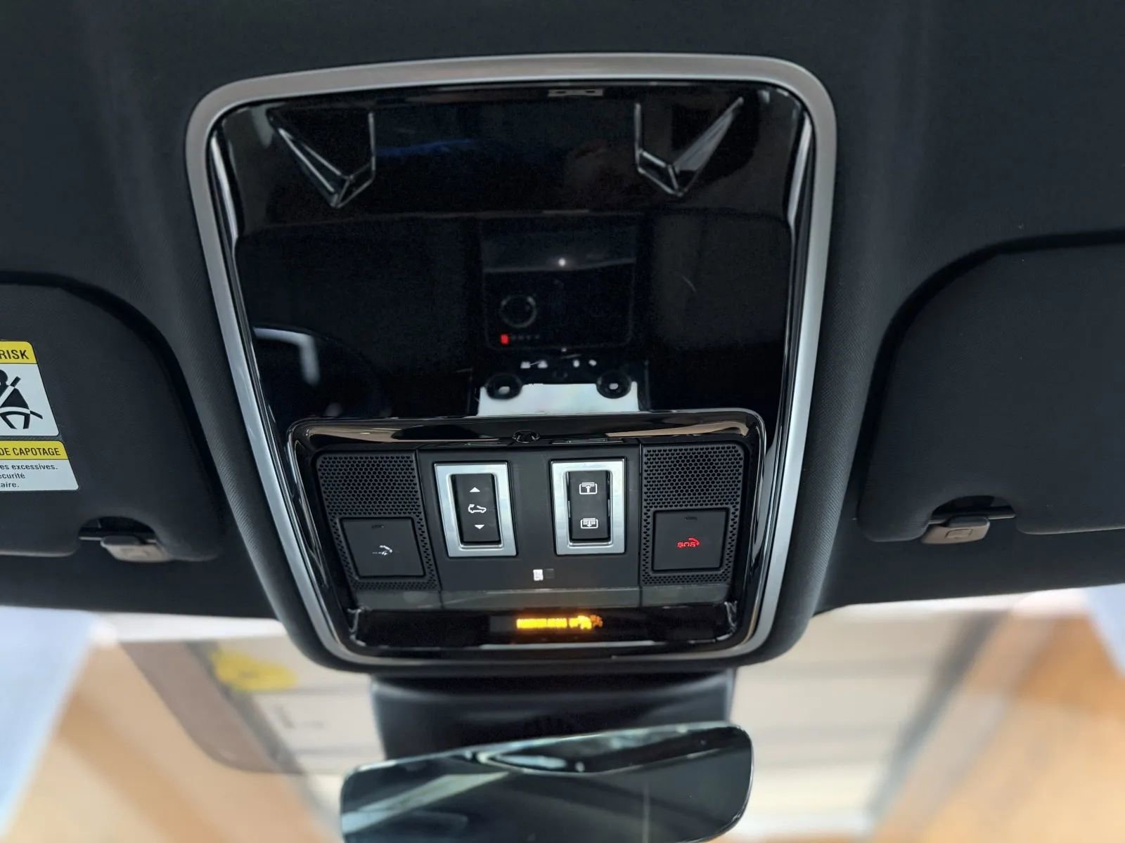 Used 2020 Land Rover Range Rover Velar R-Dynamic S AWD/4WD image 41