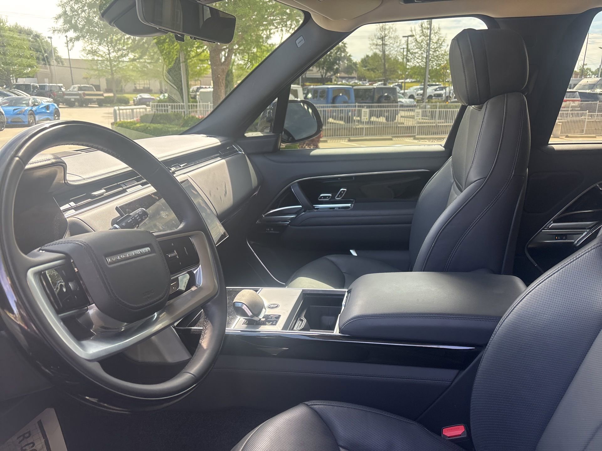 Used 2024 Land Rover Range Rover SE image 5