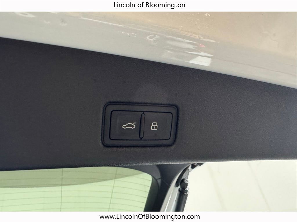 Used 2025 Audi SQ5 Prestige w/ Prestige Package image 30