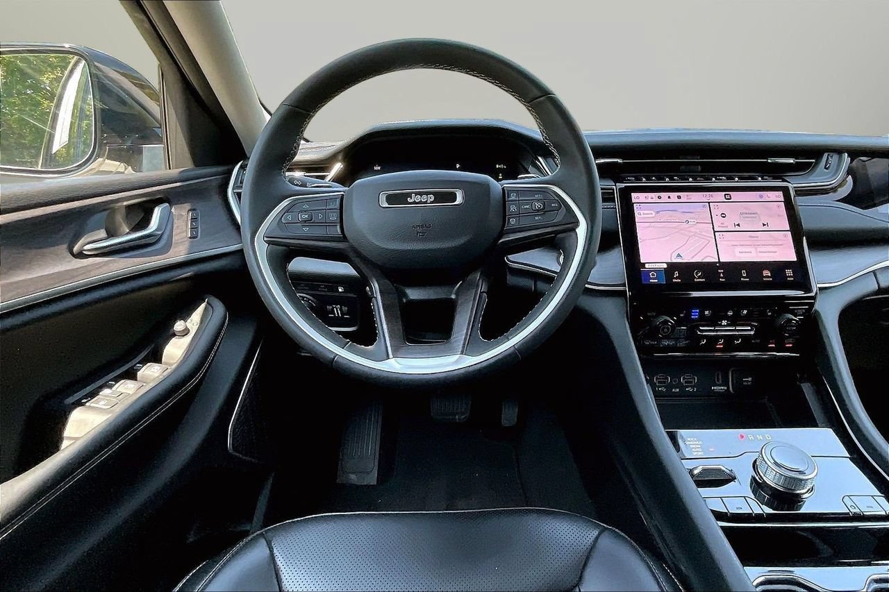 Used 2023 Jeep Grand Cherokee 4WD 4xe w/ Luxury Tech Group II image 11