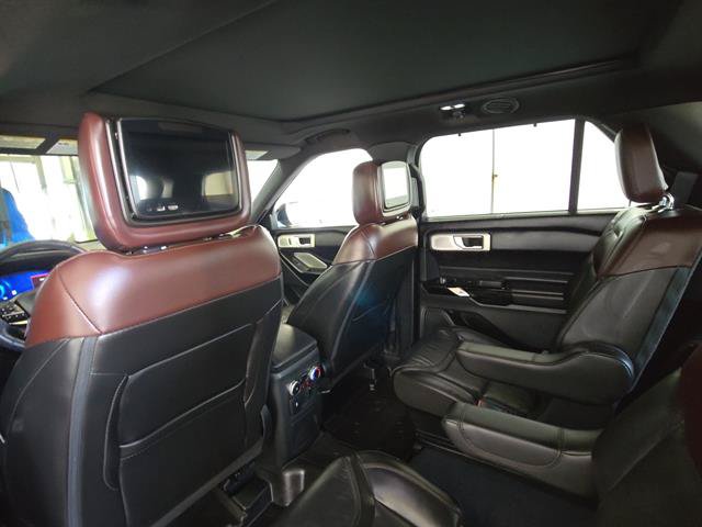 Used 2022 Ford Explorer Platinum w/ Equipment Group 601A RWD image 21