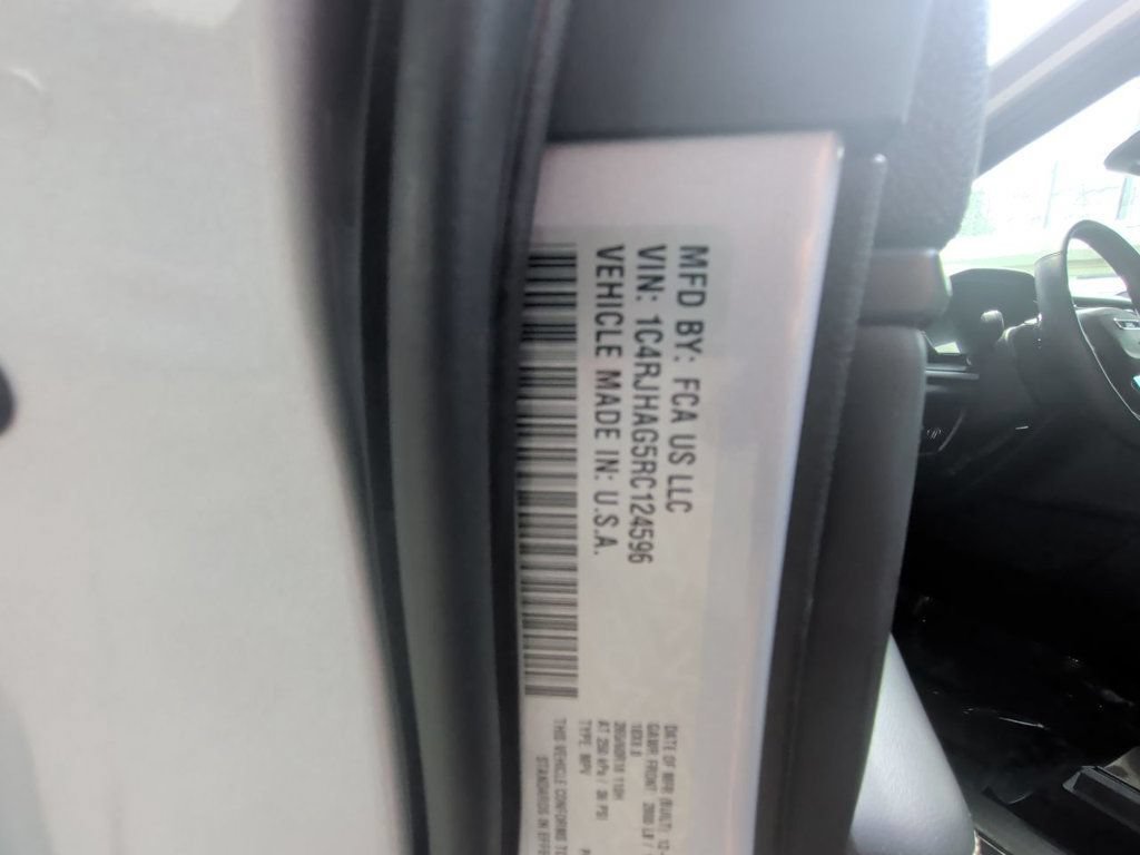 Used 2024 Jeep Grand Cherokee Altitude AWD/4WD image 24