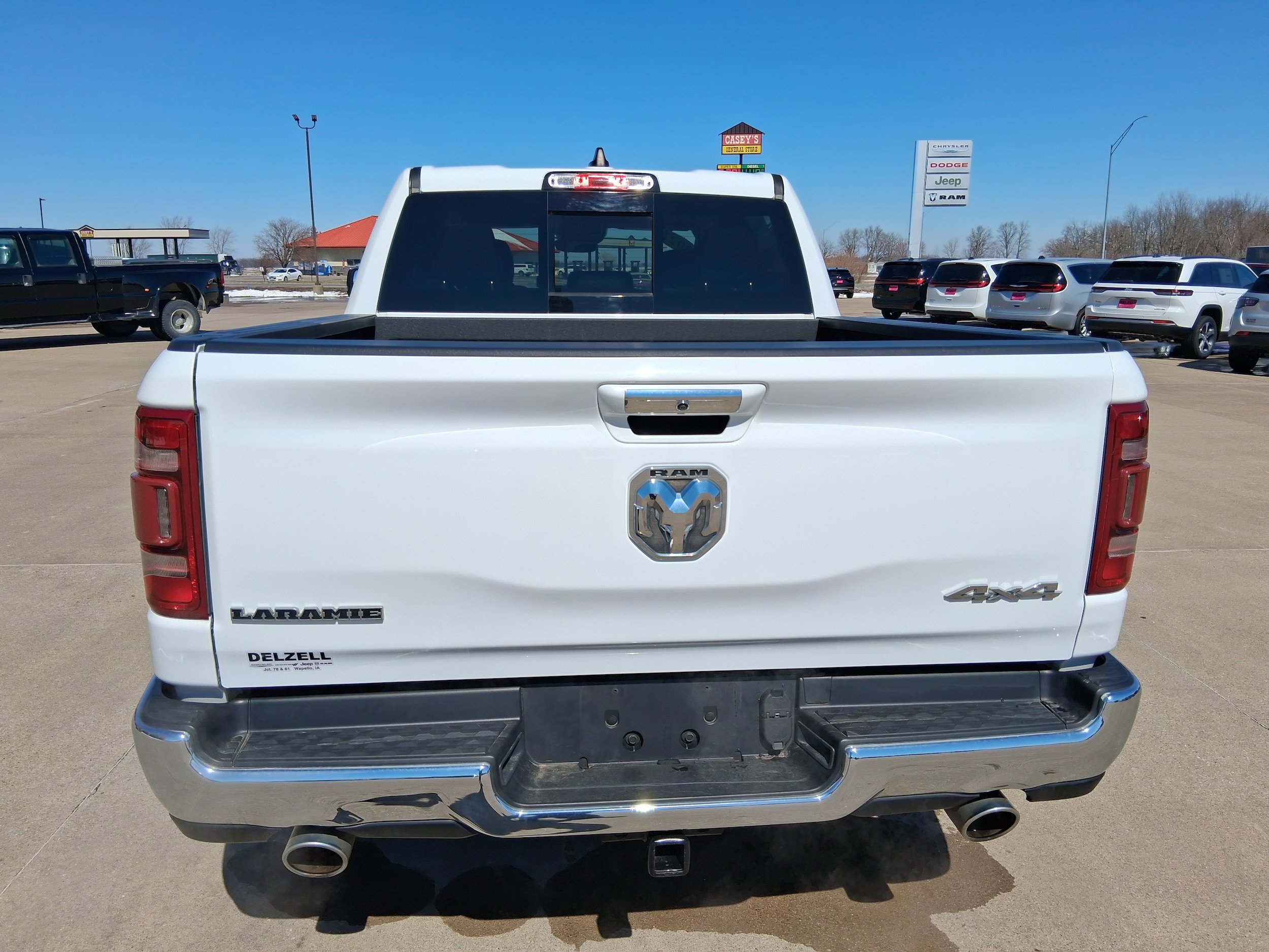 Used 2022 RAM 1500 Laramie AWD/4WD image 5