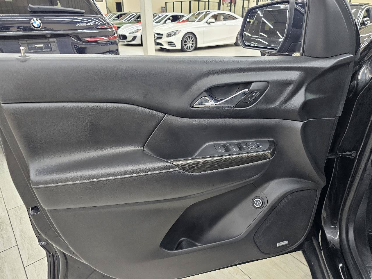 Used 2017 GMC Acadia SLT FWD image 40
