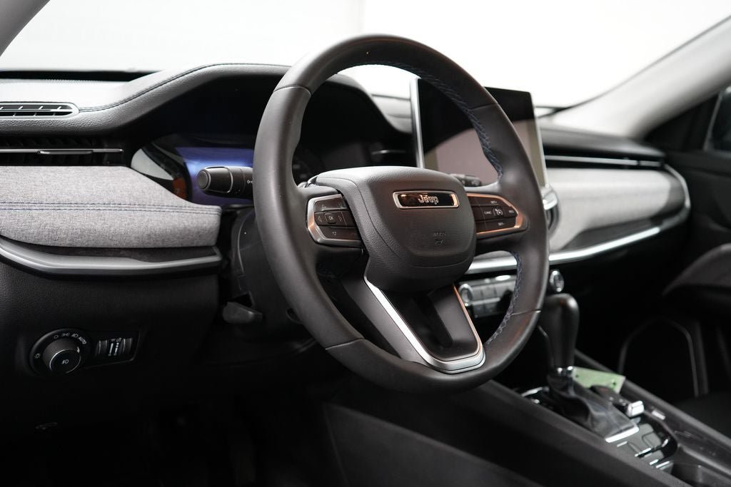 Used 2022 Jeep Compass Latitude AWD/4WD image 13