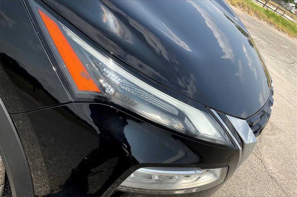 Used 2021 Nissan Rogue SV w/ Premium Package image 26