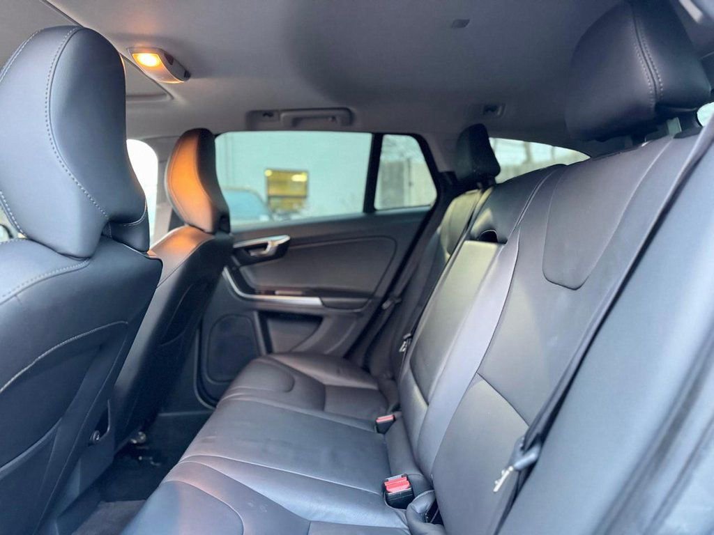Used 2018 Volvo V60 T5 Cross Country w/ Convenience Package image 20