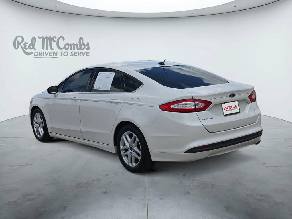 Used 2016 Ford Fusion SE FWD image 3