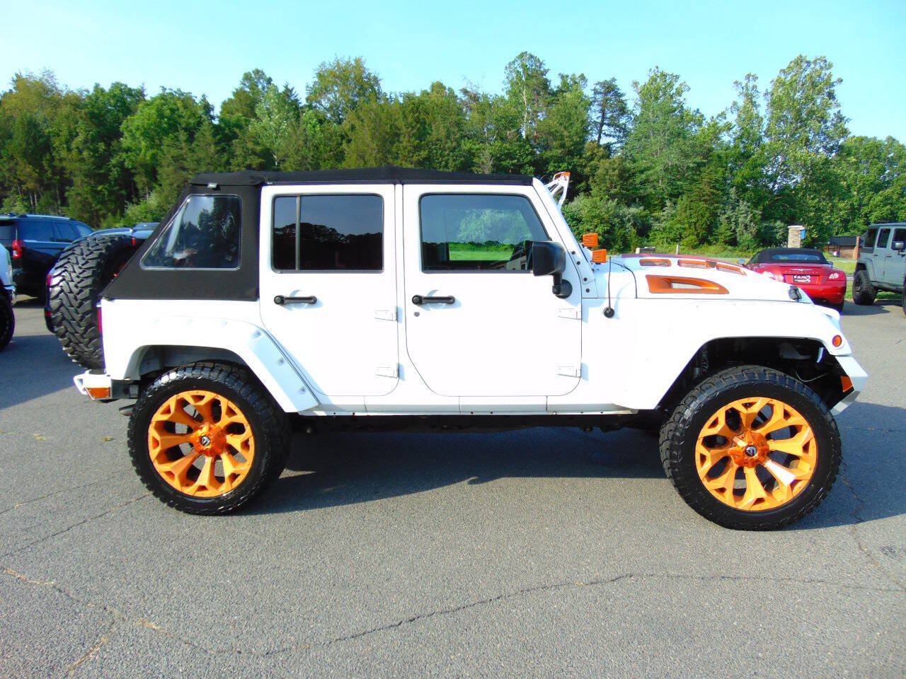 Used 2016 Jeep Wrangler Unlimited Sport w/ Connectivity Group AWD/4WD image 41