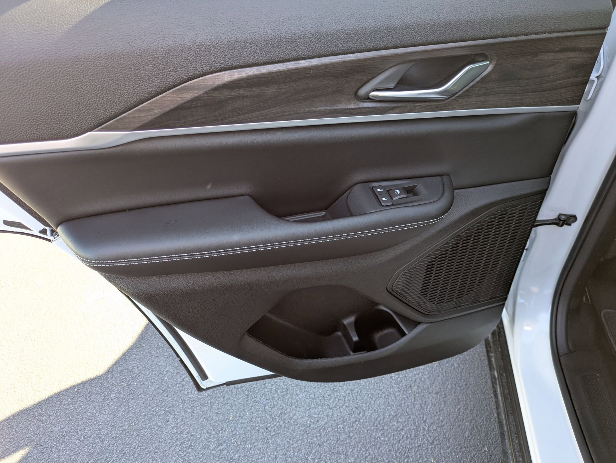 New 2026 Jeep Grand Cherokee Altitude AWD/4WD image 21